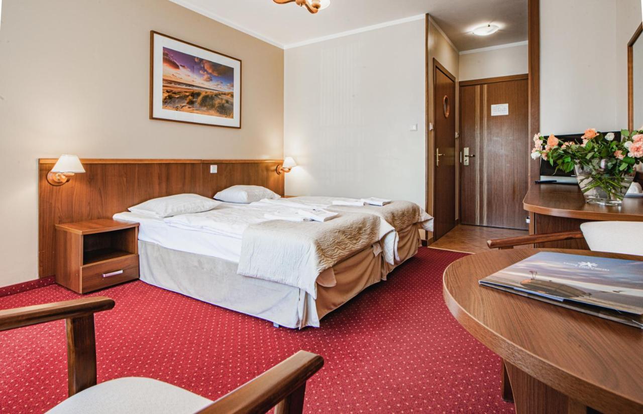 Hotel Nadmorski Леба Екстер'єр фото